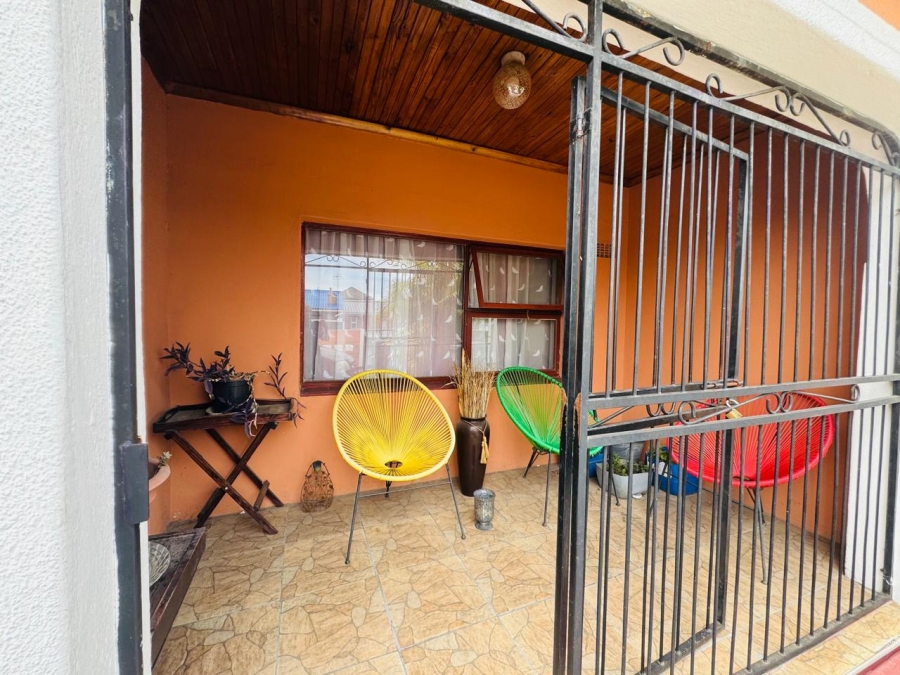 3 Bedroom Property for Sale in Ravensmead Western Cape